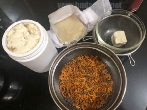 marigold-uses-skincare-balm
